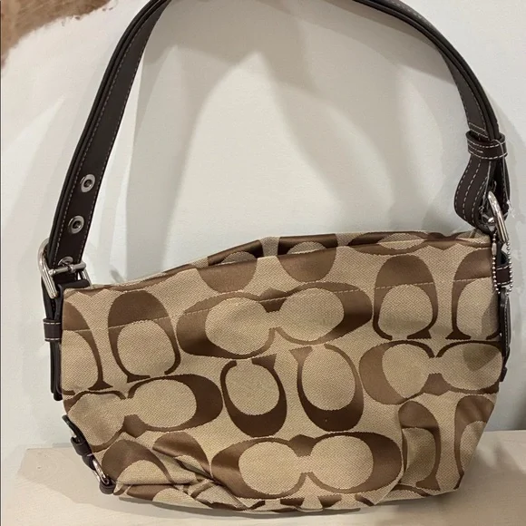 New Coach Beige and Dark Brown Signature Shoulder Bag - Picture 4 of 11